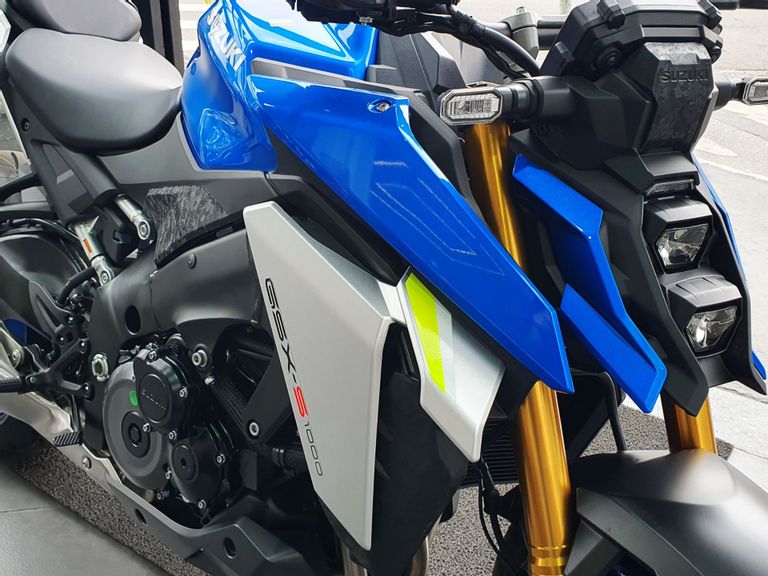 SUZUKI GSX-S 1000