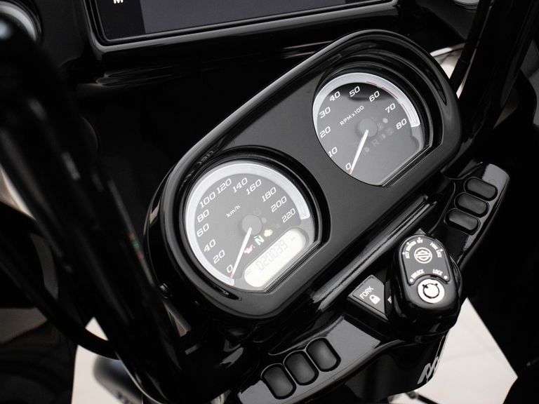 Harley ROAD GLIDE LIMITED FLTRK