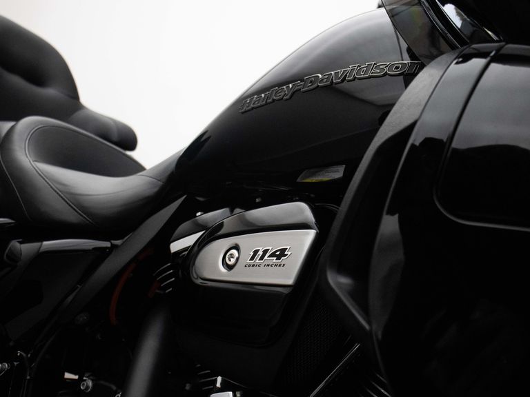 Harley ROAD GLIDE LIMITED FLTRK