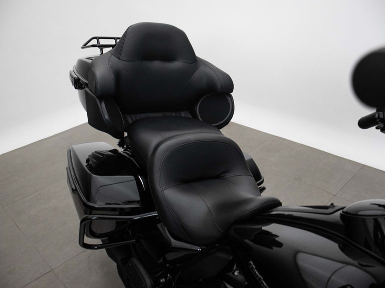 Harley ROAD GLIDE LIMITED FLTRK