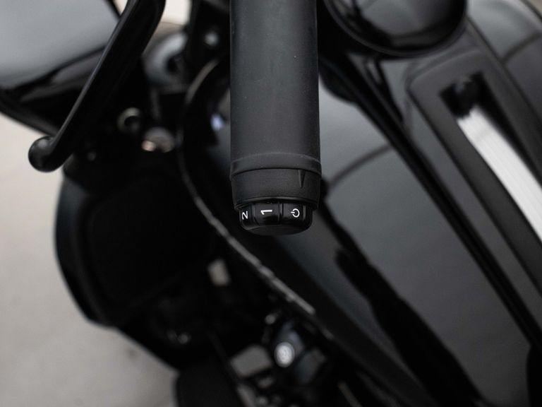 Harley ROAD GLIDE LIMITED FLTRK