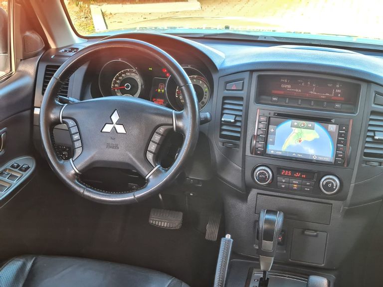 Mitsubishi Pajero HPE Full 3.2 4x4 T.I.Dies. 5p Aut