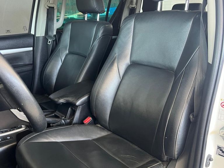 Toyota Hilux CD SRV 4x4 2.8 TDI Diesel Aut.