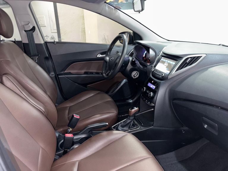 Hyundai HB20X Premium 1.6 Flex 16V Aut.