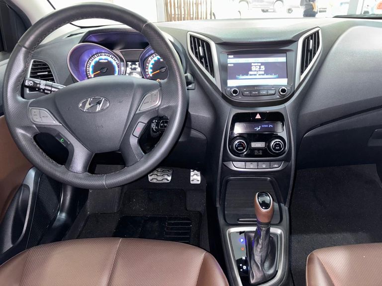 Hyundai HB20X Premium 1.6 Flex 16V Aut.