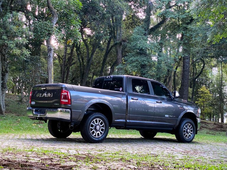 RAM 3500 LARAM. LONGHORN 6.7 TB CD 4x4 Die.