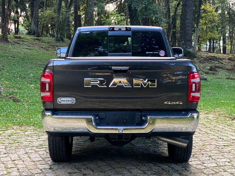 RAM 3500 LARAM. LONGHORN 6.7 TB CD 4x4 Die.