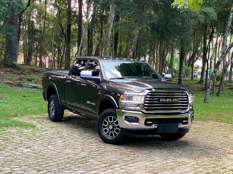 RAM 3500 LARAM. LONGHORN 6.7 TB CD 4x4 Die.