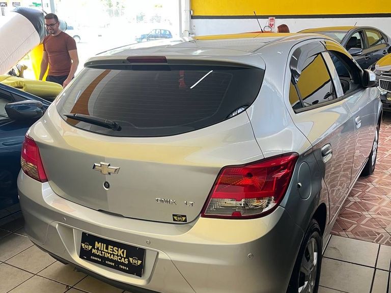 Chevrolet ONIX HATCH LS 1.0 8V FlexPower 5p Mec.