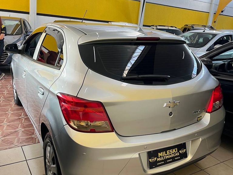 Chevrolet ONIX HATCH LS 1.0 8V FlexPower 5p Mec.