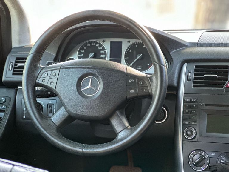 Mercedes B 180