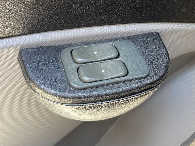 Chevrolet ONIX HATCH LS 1.0 8V FlexPower 5p Mec.