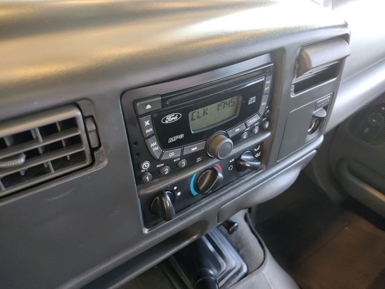 Ford F-250 XLT 3.9 4x2 Diesel TB