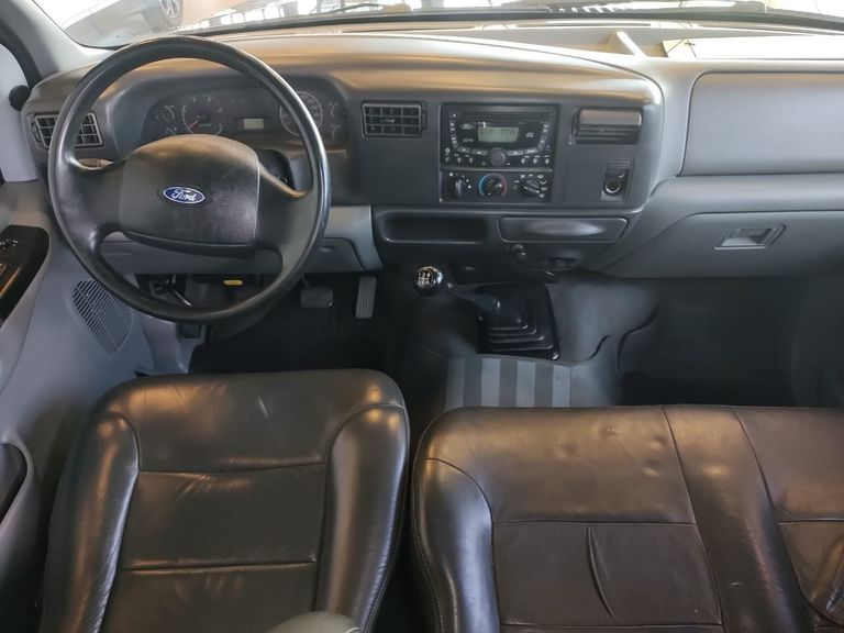Ford F-250 XLT 3.9 4x2 Diesel TB