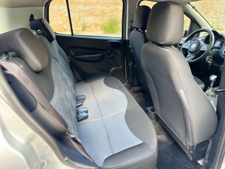 Fiat UNO ATTRACTIVE 1.0 Flex 6V 5p
