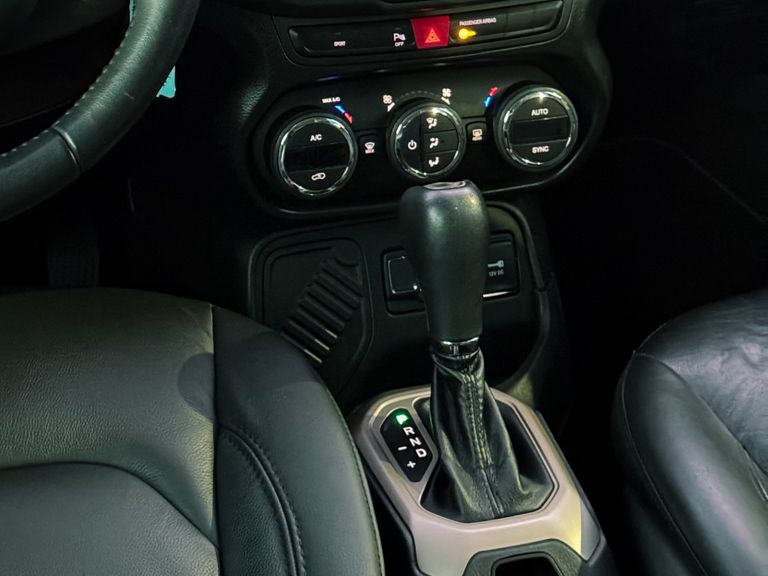 Jeep Renegade Longitude 1.8 4x2 Flex 16V Aut.