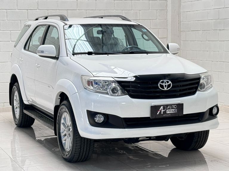 Toyota Hilux SW4 SR 4x2 2.7/2.7 Flex 16V Mec.