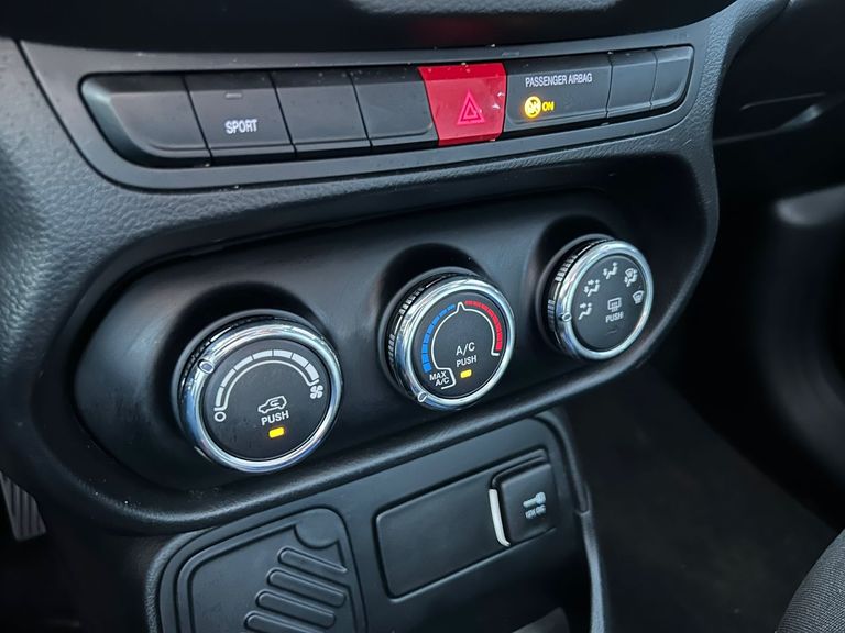 Jeep Renegade 1.8 4x2 Flex 16V Mec.