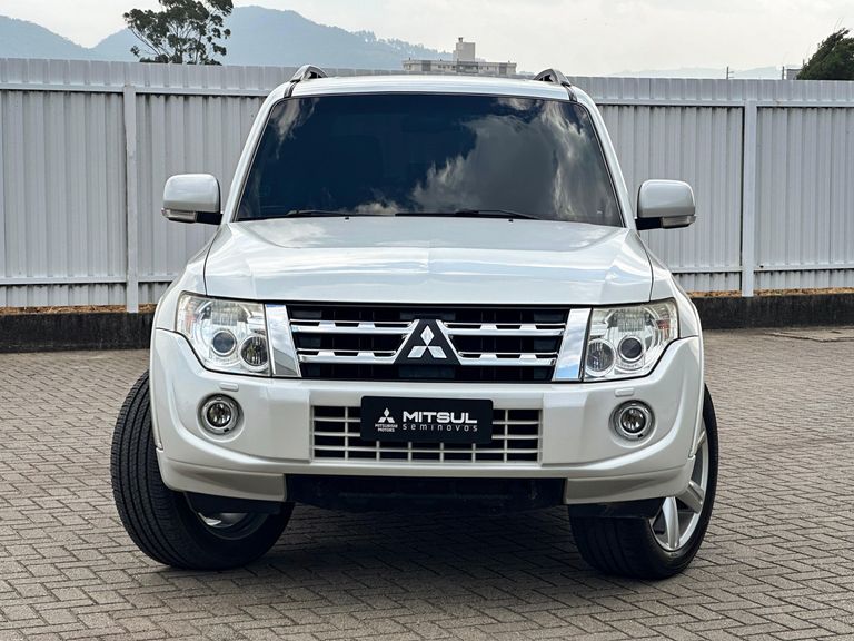 Mitsubishi Pajero HPE Full 3.2 4x4 T.I.Dies. 5p Aut