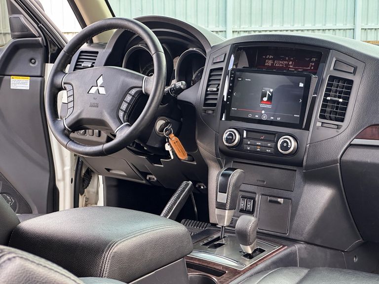 Mitsubishi Pajero HPE Full 3.2 4x4 T.I.Dies. 5p Aut