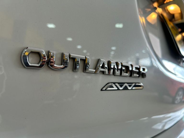 Mitsubishi OUTLANDER 2.2 165cv Diesel Aut.