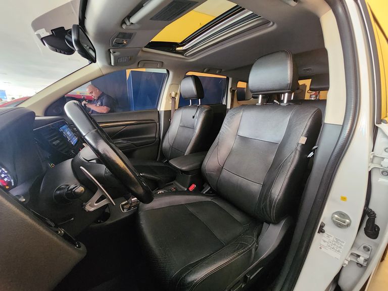 Mitsubishi OUTLANDER 2.2 165cv Diesel Aut.