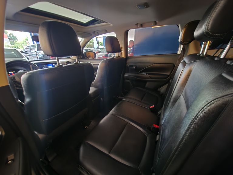 Mitsubishi OUTLANDER 2.2 165cv Diesel Aut.