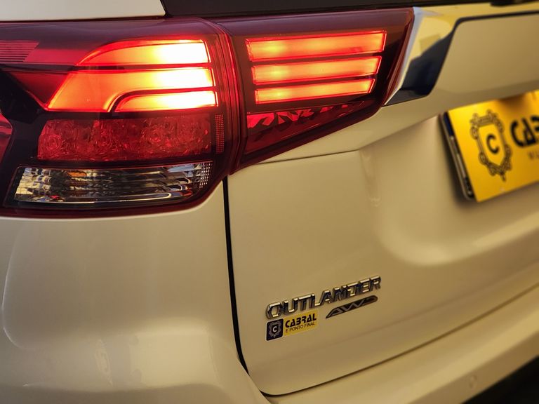 Mitsubishi OUTLANDER 2.2 165cv Diesel Aut.