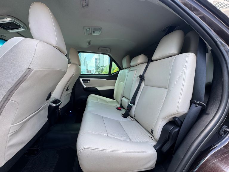 Toyota Hilux SW4 SRX Diamo. 4x4 2.8 TB Die Aut.