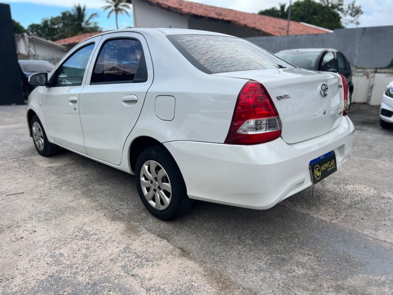 Toyota ETIOS X Sedan 1.5 Flex 16V 4p Mec.