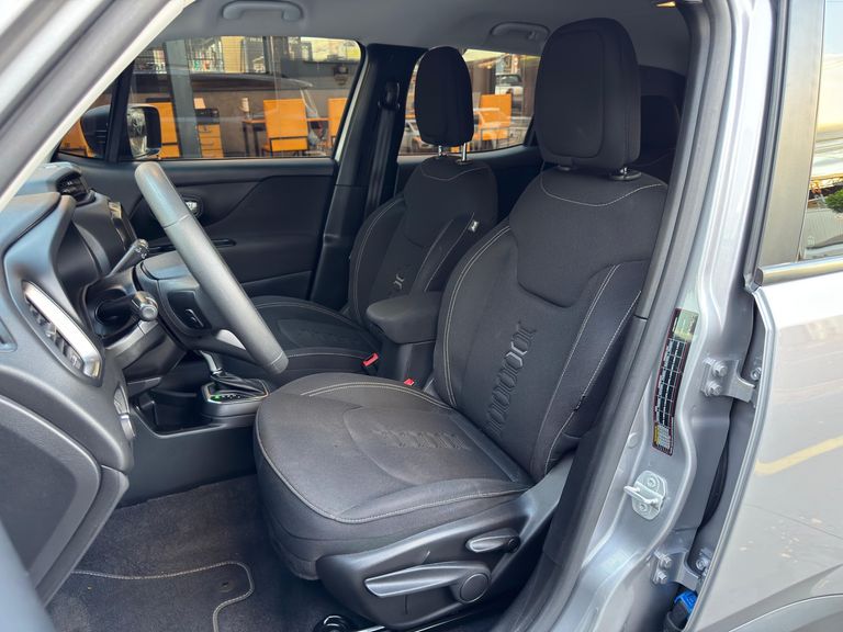 Jeep Renegade Sport T270 1.3 TB 4x2 Flex Aut.