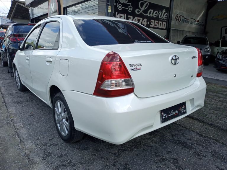 Toyota ETIOS X Plus Sedan 1.5 Flex 16V 4p Aut.