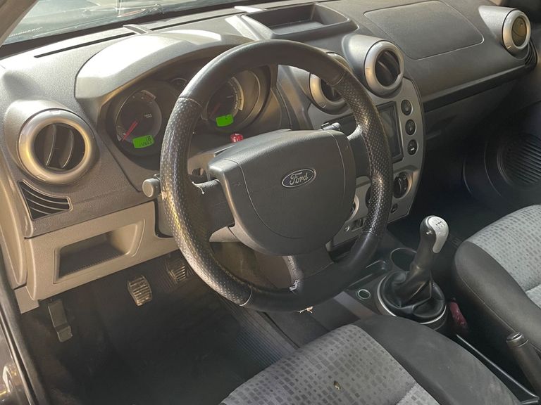 Ford Fiesta Sed. 1.6 8V Flex 4p