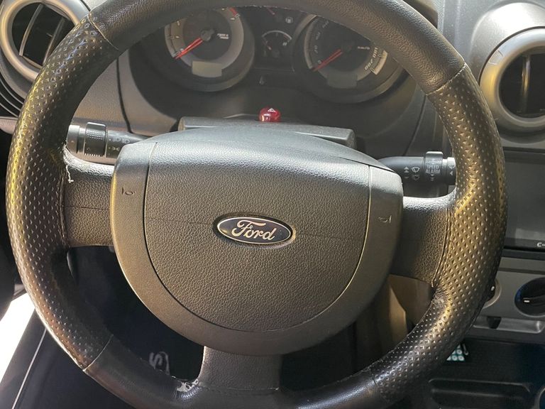 Ford Fiesta Sed. 1.6 8V Flex 4p