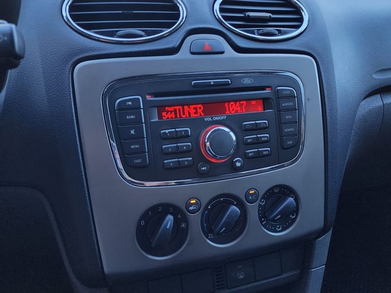 Ford Focus 1.6 S/SE/SE Plus Flex 8V/16V  5p