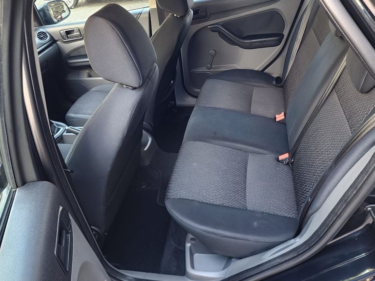 Ford Focus 1.6 S/SE/SE Plus Flex 8V/16V  5p