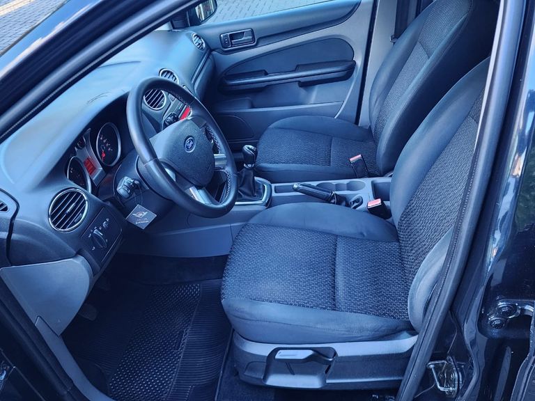 Ford Focus 1.6 S/SE/SE Plus Flex 8V/16V  5p