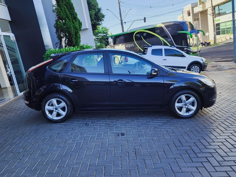 Ford Focus 1.6 S/SE/SE Plus Flex 8V/16V  5p