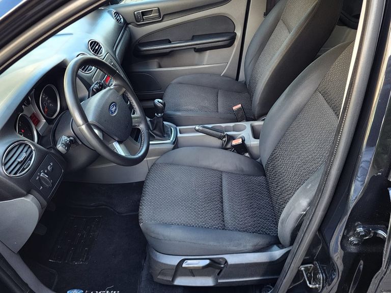 Ford Focus 1.6 S/SE/SE Plus Flex 8V/16V  5p