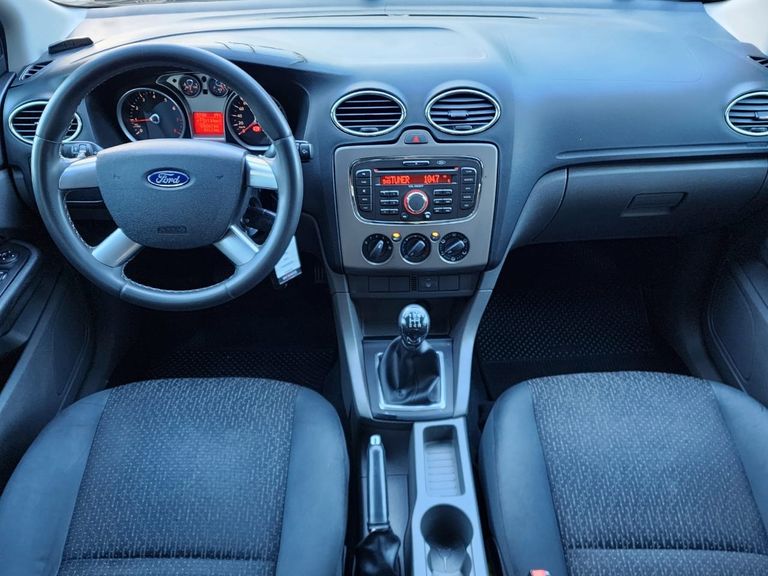 Ford Focus 1.6 S/SE/SE Plus Flex 8V/16V  5p