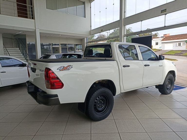 Toyota Hilux CD 4x4 2.8 Diesel Mec.