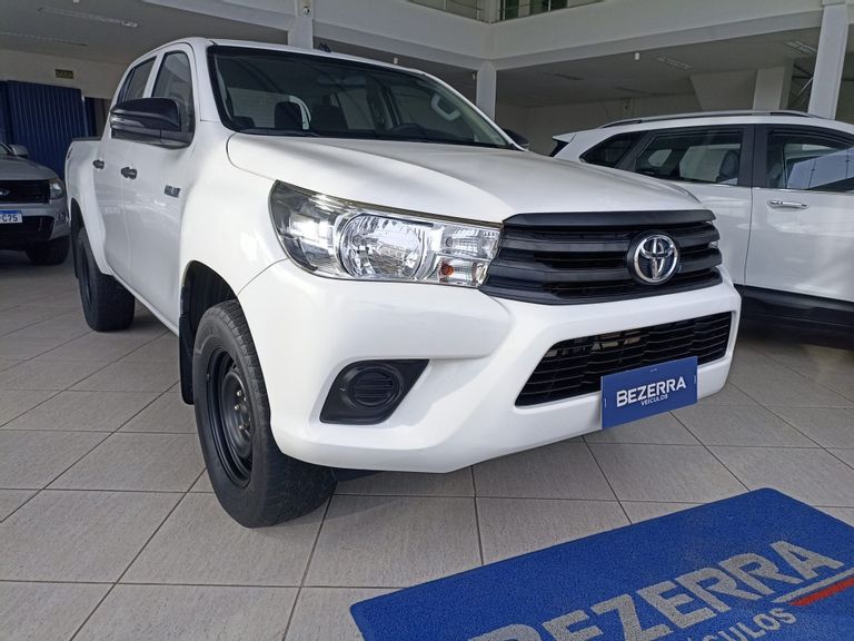 Toyota Hilux CD 4x4 2.8 Diesel Mec.