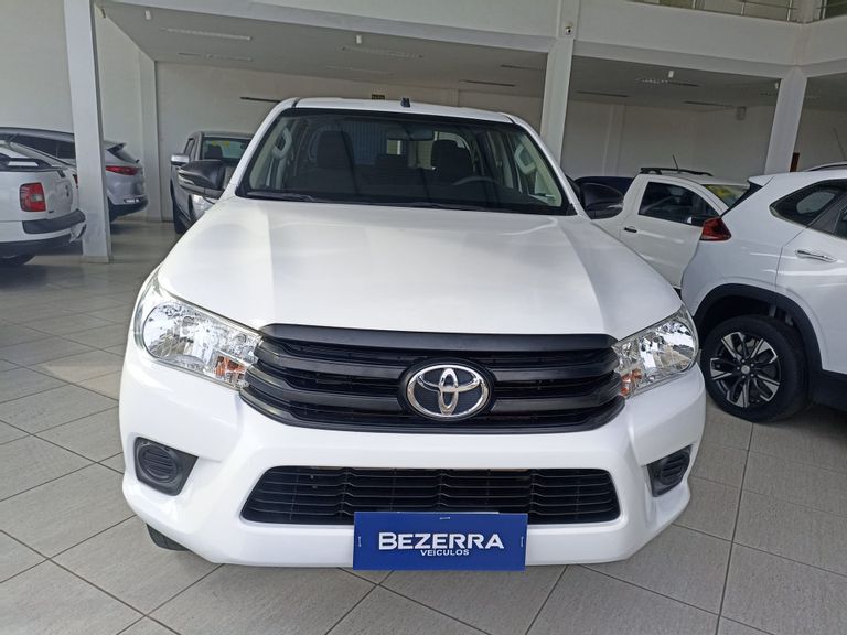 Toyota Hilux CD 4x4 2.8 Diesel Mec.