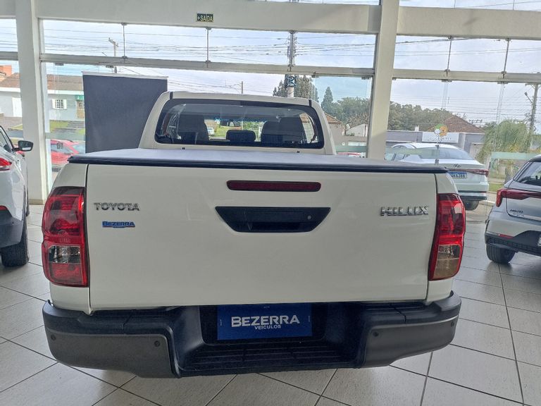 Toyota Hilux CD 4x4 2.8 Diesel Mec.