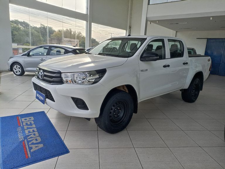 Toyota Hilux CD 4x4 2.8 Diesel Mec.