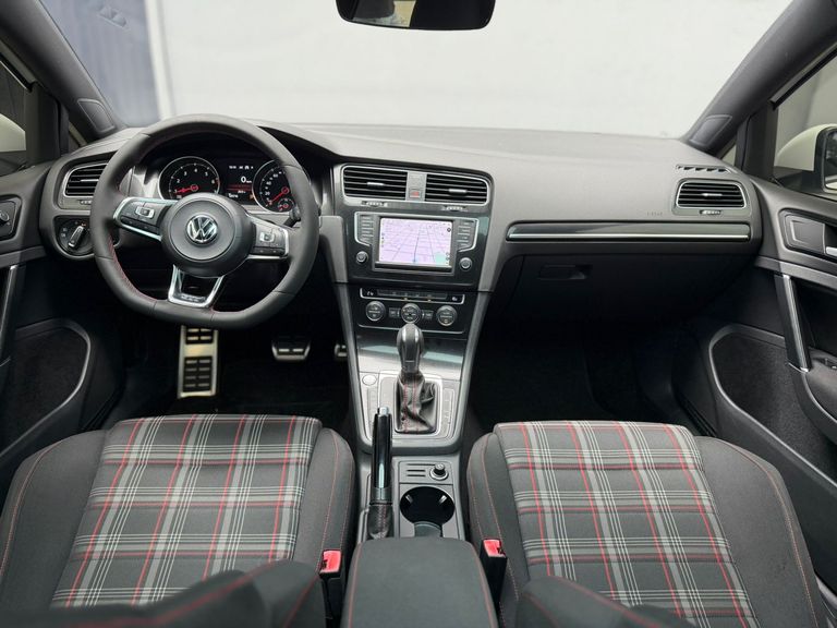 VolksWagen Golf GTi 2.0 TSI 220cv Aut.