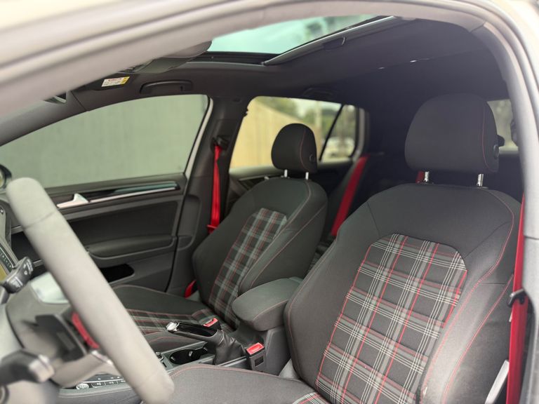 VolksWagen Golf GTi 2.0 TSI 220cv Aut.