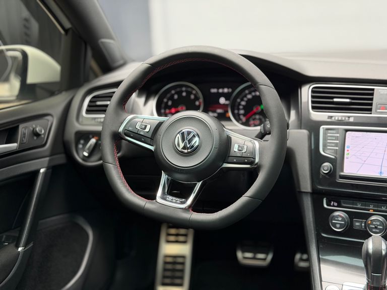 VolksWagen Golf GTi 2.0 TSI 220cv Aut.