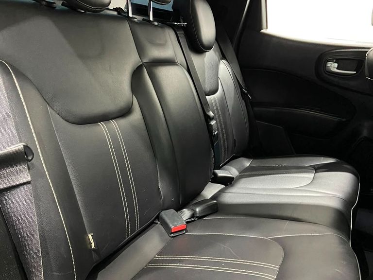 Fiat Toro Freedom 1.8 16V Flex Aut.