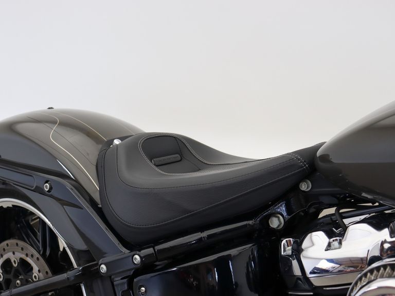 Harley SOFTAIL BREAKOUT FXBRS